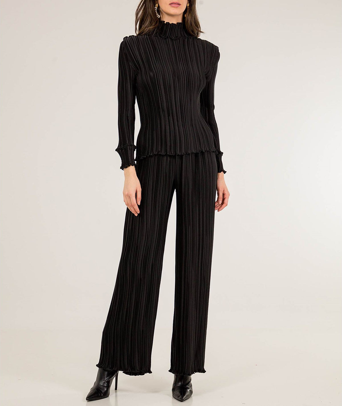 Daphne Valente | Black Galaxy pleated top
