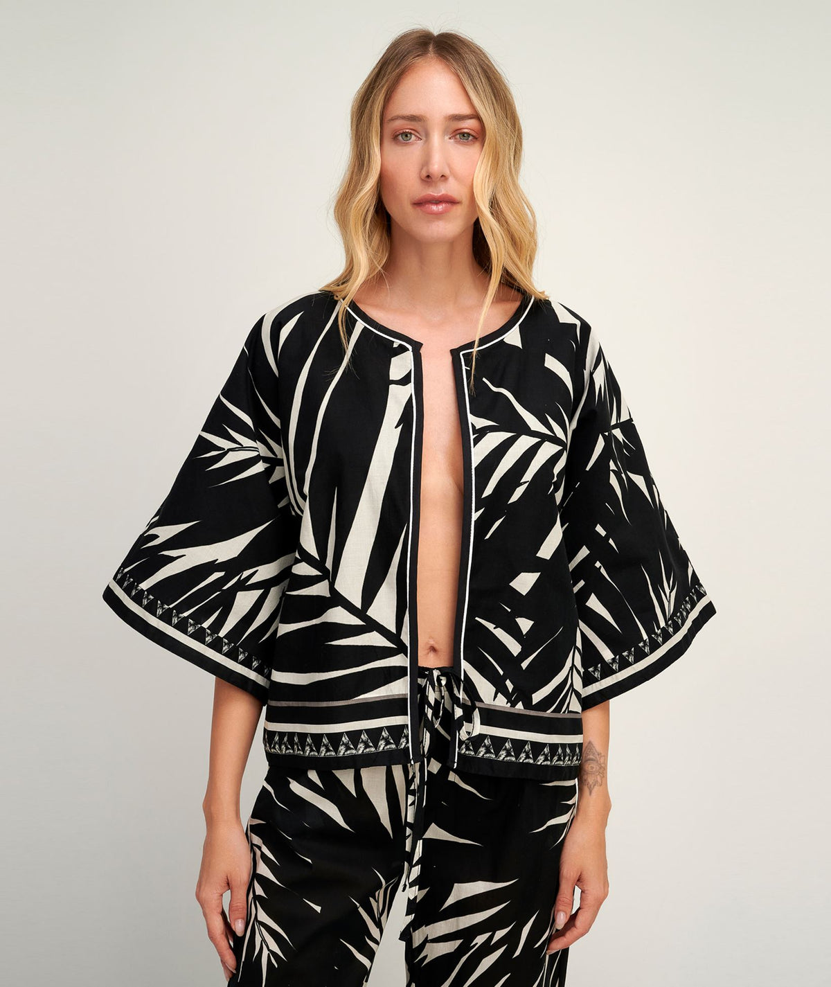 Pearl & Caviar | Black ivory printed cotton Apollonia shrug