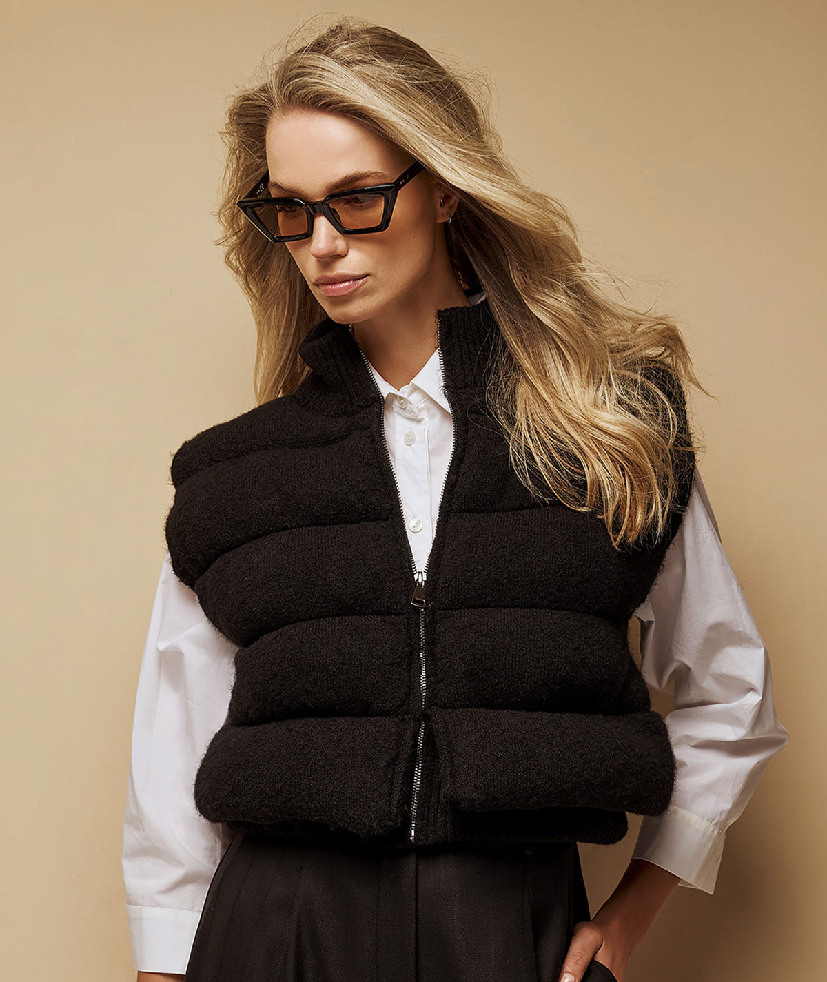 Tailor Made | Black knitted puffer sleeveless jacket