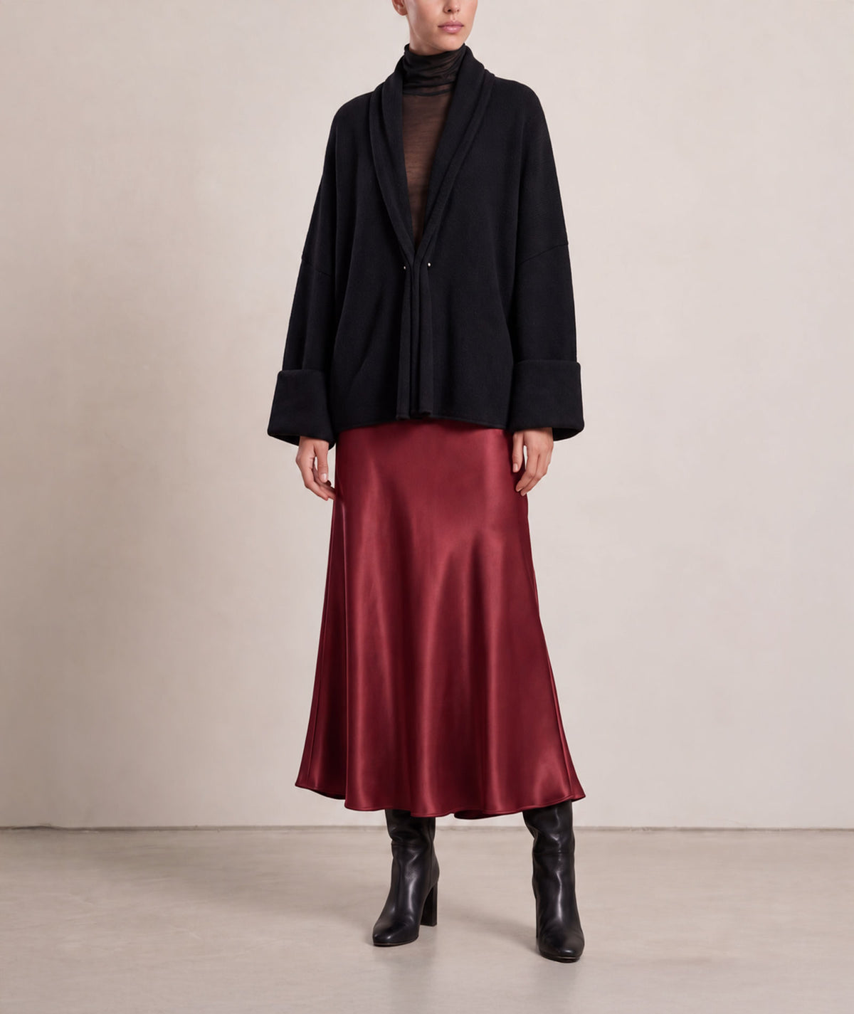 Tailor Made | Black knitted oversized cardigan