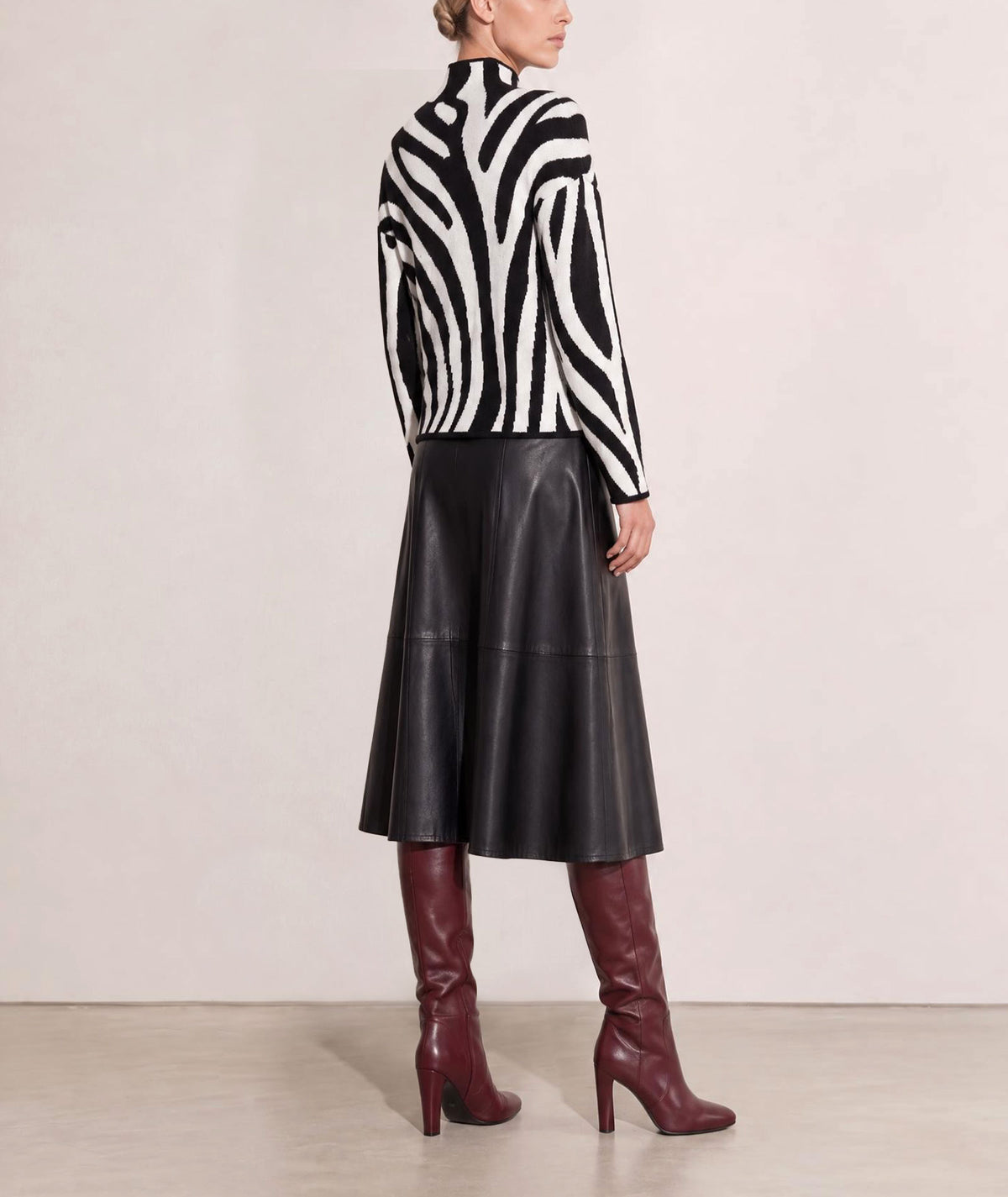 Tailor Made | Black knitted zebra print sweater