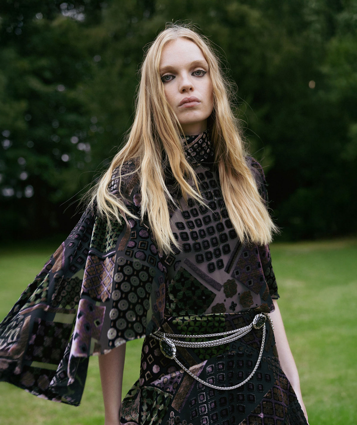 Nidodileda | Multicolor embossed velvet printed Annamae cape