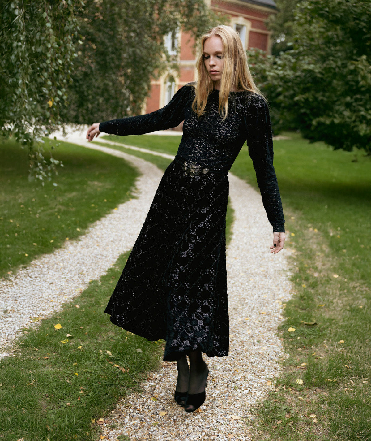 Nidodileda | Black beaded velvet asymmetric Adelynn skirt