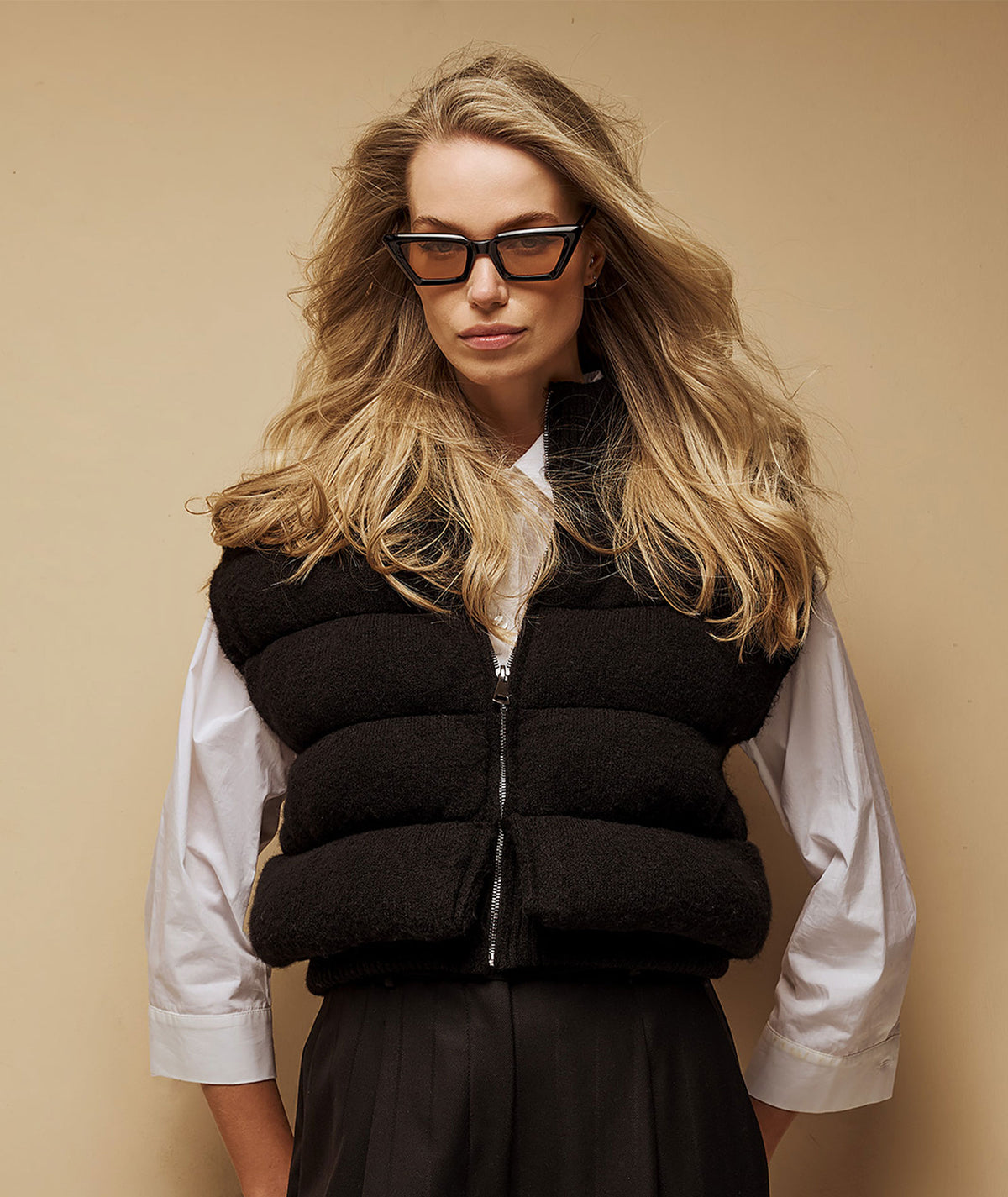 Tailor Made | Black knitted puffer sleeveless jacket