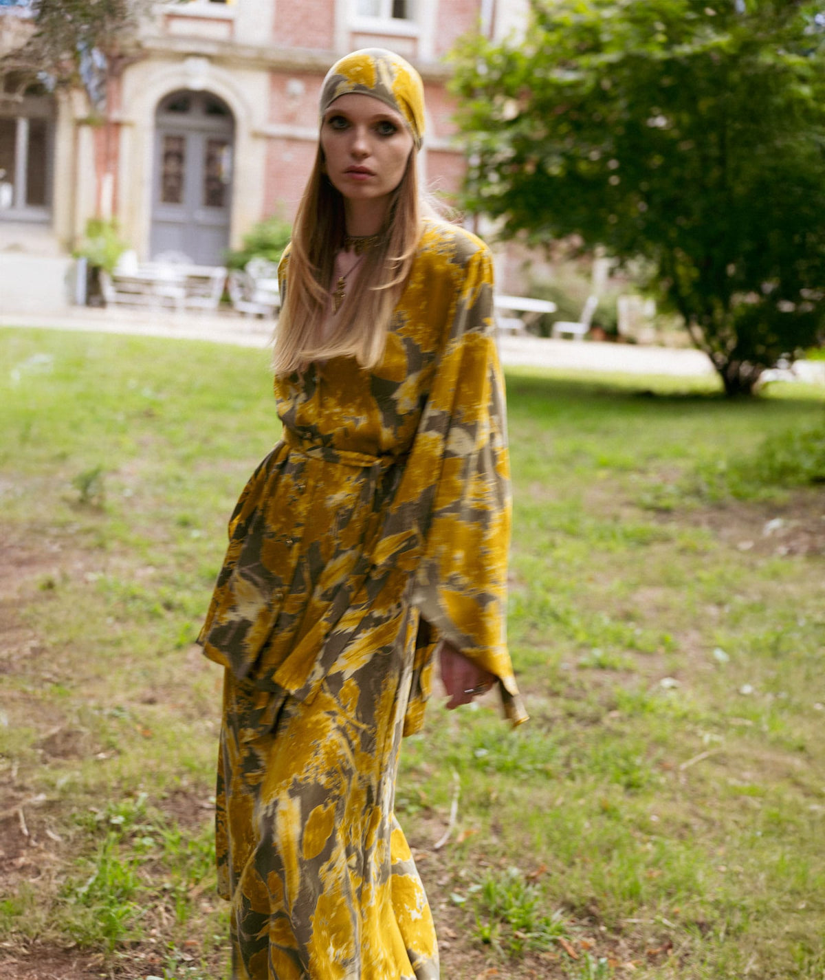 Nidodileda | Mustard printed Verity shawl Nidodileda