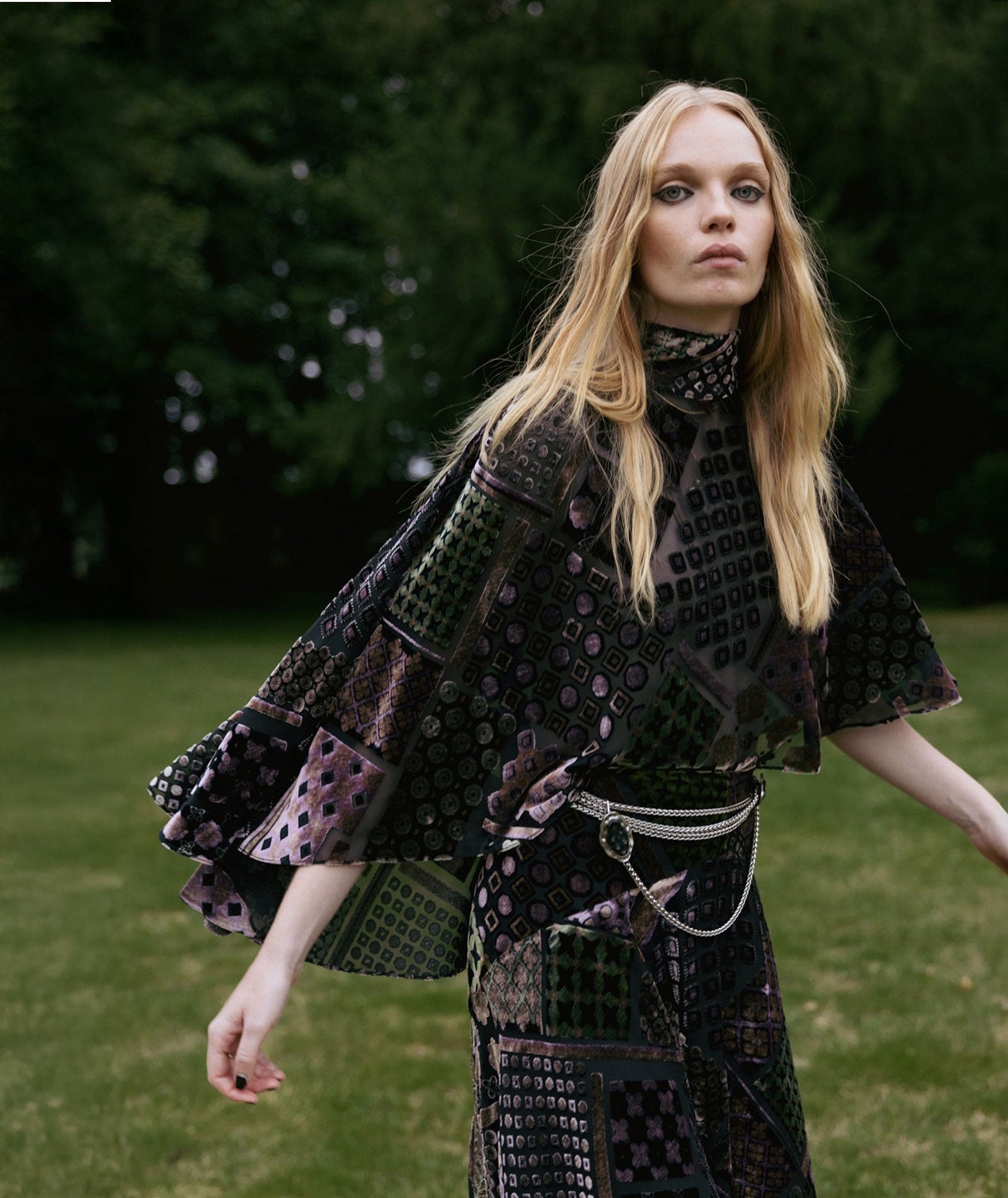 Nidodileda | Multicolor embossed velvet printed Annamae cape
