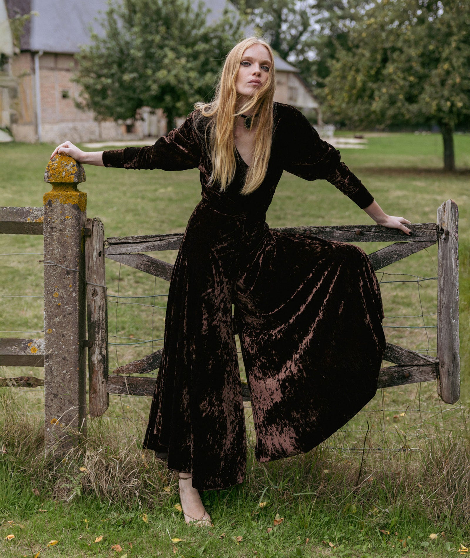 Nidodileda | Brown velvet Rodie bodysuit