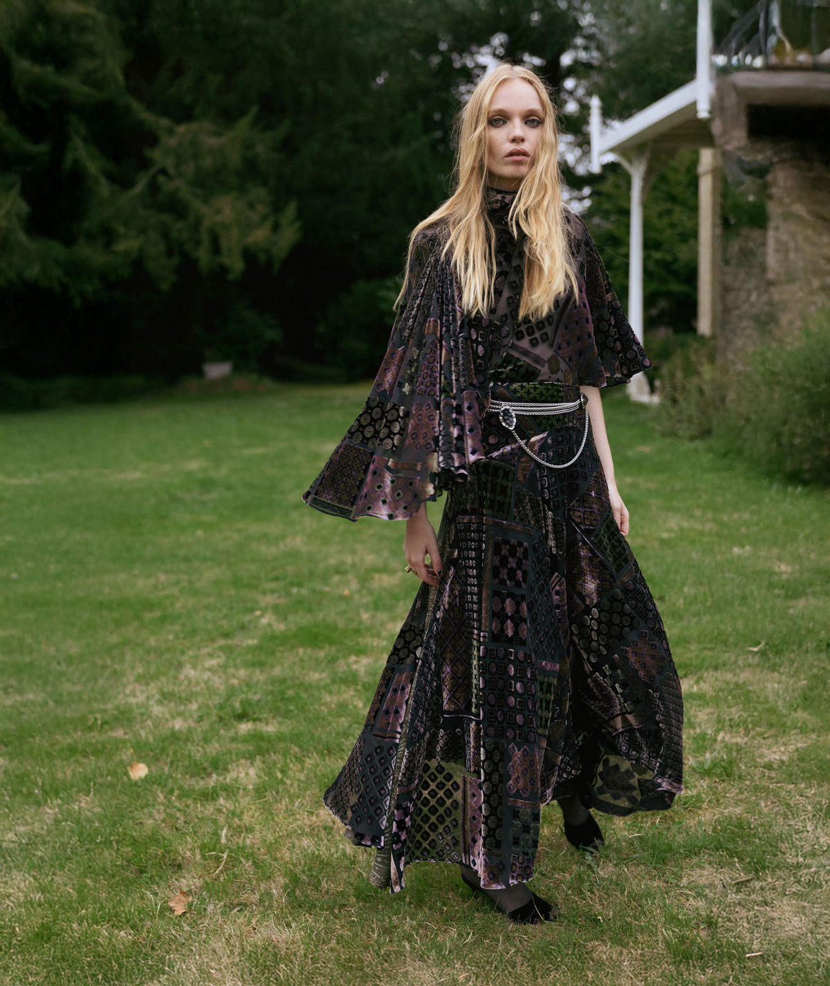 Nidodileda | Multicolor embossed velvet printed Annamae skirt