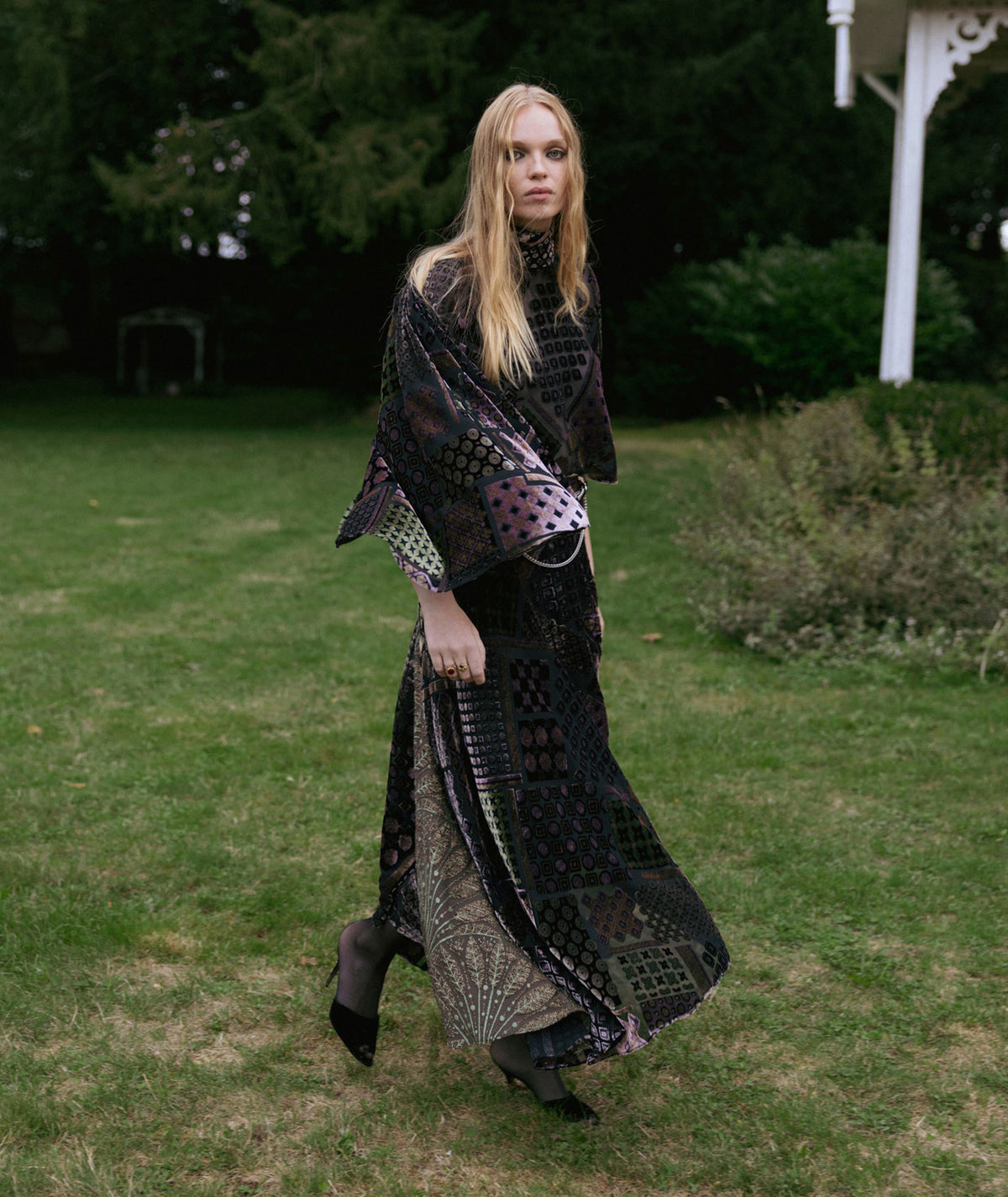 Nidodileda | Multicolor embossed velvet printed Annamae skirt