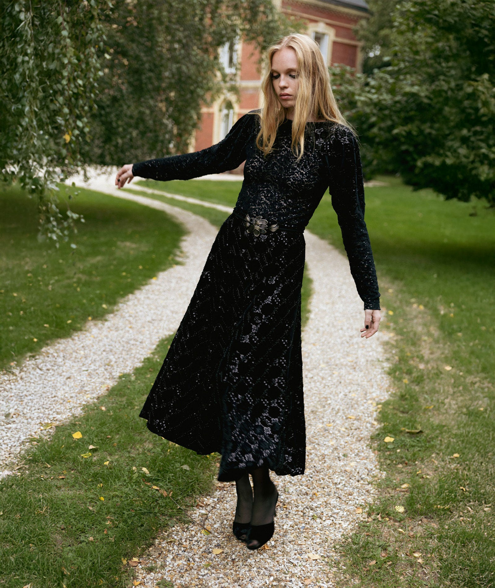 Nidodileda | Black beaded velvet asymmetric Adelynn skirt